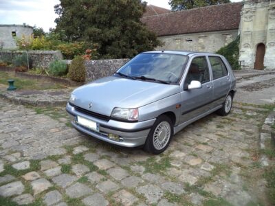 Renault Clio Baccara 1 phase 1 1.7L