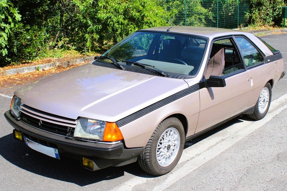 RENAULT FUEGO TURBO