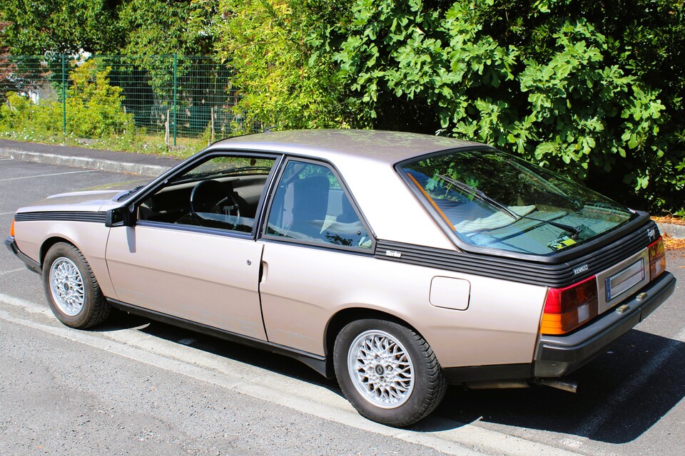 RENAULT FUEGO TURBO