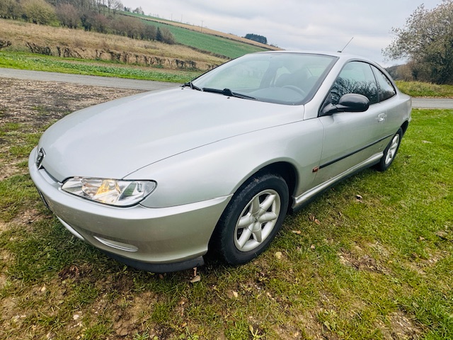 PEUGEOT 406 coupé