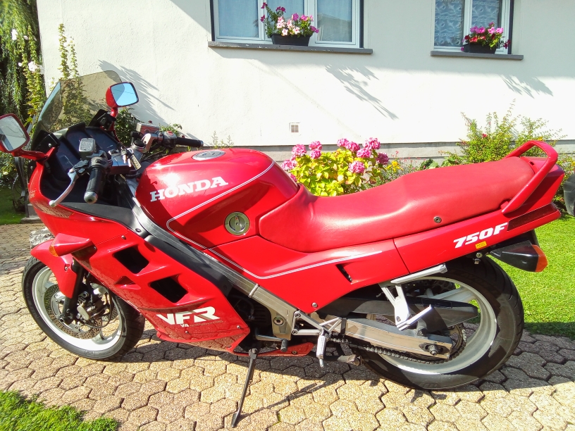 Honda 750 VFR RC 24