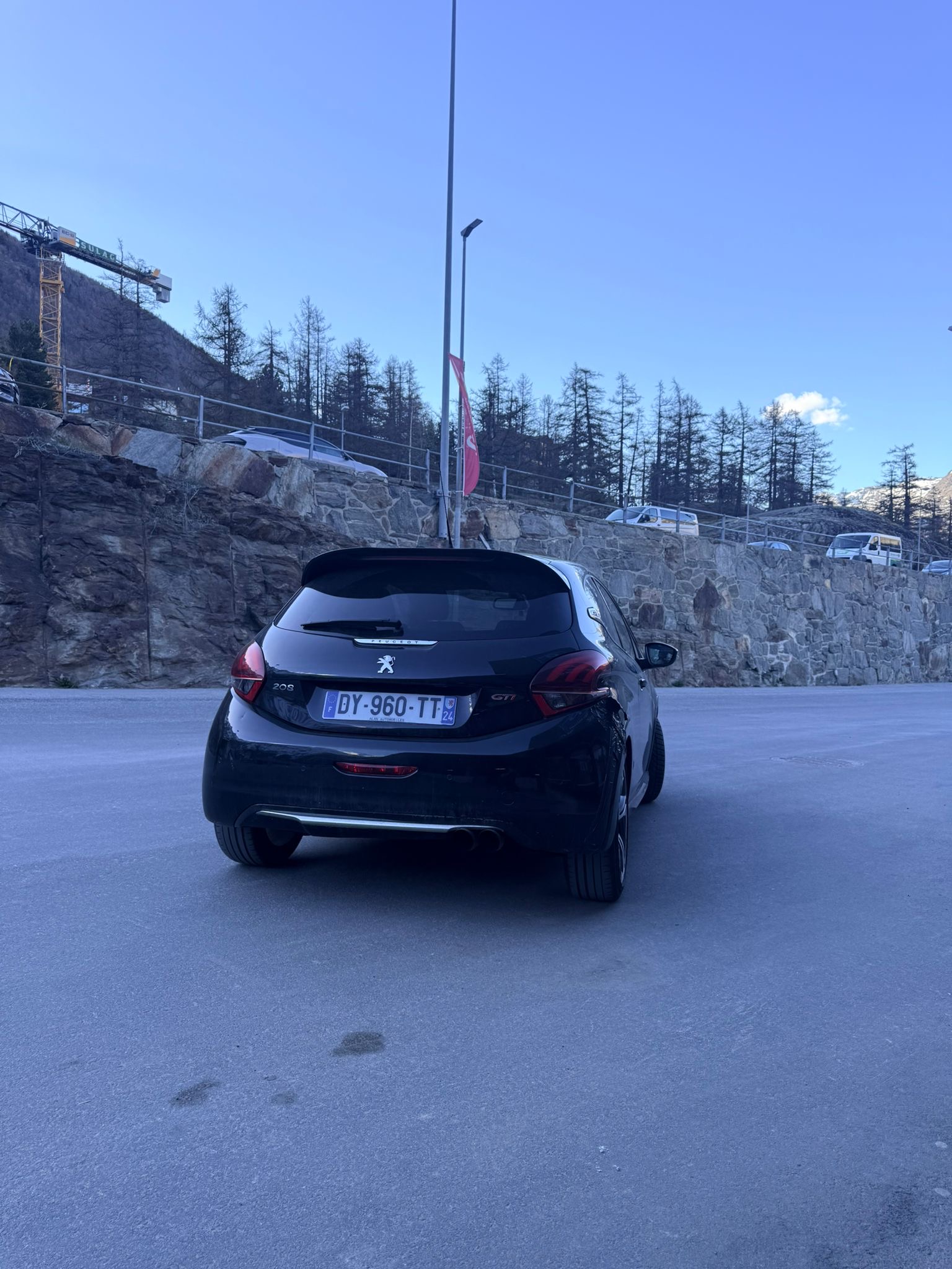 PEUGEOT 208 GTi 1.6 THP 208 CV