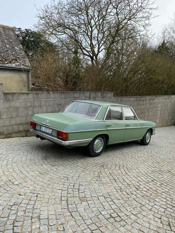 Mercedes-Benz 280E