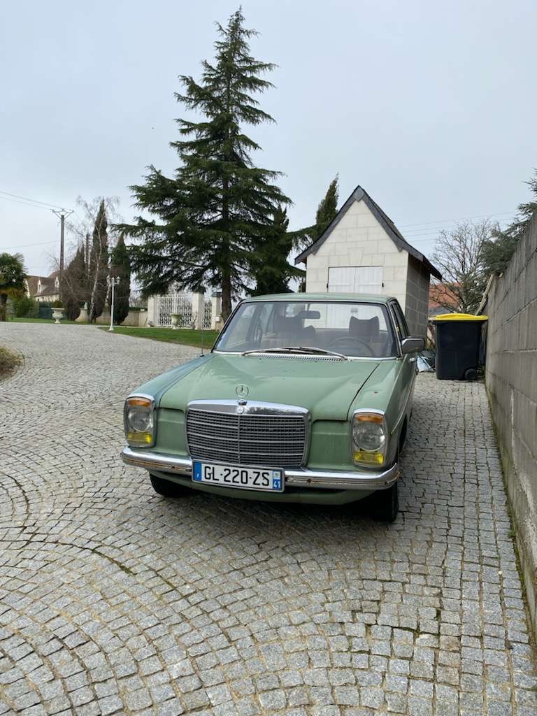 Mercedes-Benz 280E